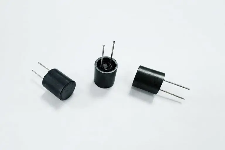 บริการทางเทคนิคแบบครบวงจรของ Gujing Electronics สามารถแก้ไขปัญหาด้านความปลอดภัยของโซลูชันพลังงานของลูกค้าได้สำเร็จ